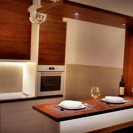 Modern Delux Cube * بودغوريتْسا
