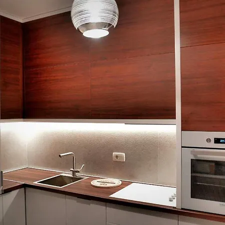 Modern Delux Cube * بودغوريتْسا